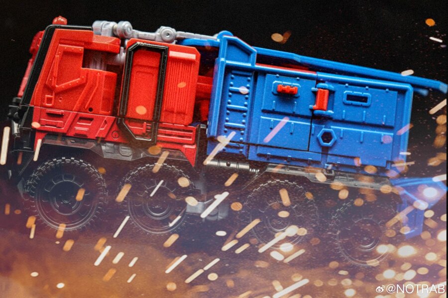Image Of Beast Mode Optimus Prime From Transformers Rise Of The Beasts  (2 of 9)
